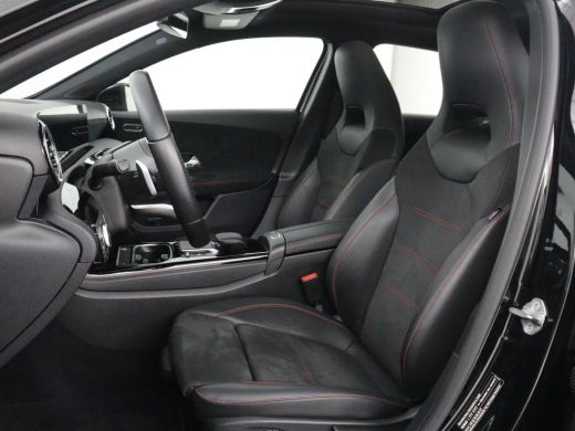 Mercedes-Benz A-Klasse 180 Business Solution AMG | Panoramadak | Carplay | Cruise control | Climate control | DAB+ | Nav... ActivLease financial lease