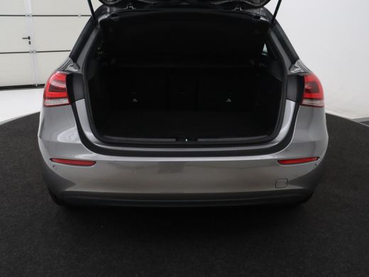 Mercedes-Benz A-Klasse 250e Style | SOH 92% | Stoelverwarming | Sfeerverlichting | Keyless | Camera | Navigatie | Widesc... ActivLease financial lease