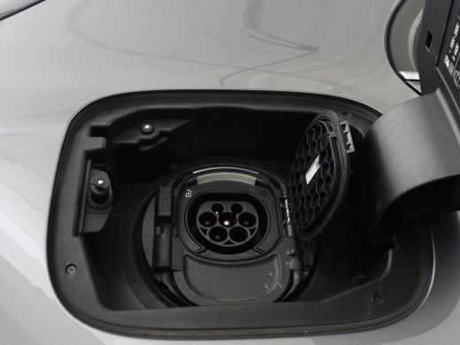 Mercedes-Benz A-Klasse 250e Style | SOH 92% | Stoelverwarming | Sfeerverlichting | Keyless | Camera | Navigatie | Widesc... ActivLease financial lease