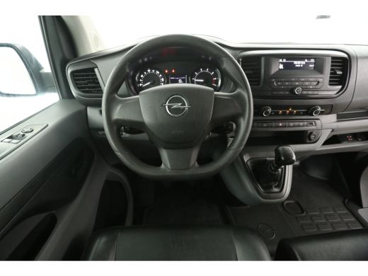 Opel Vivaro 2.0 CDTI L3H1 | Airco | Cruise | 3 Zits | Camera | Trekhaak | Imperiaal | Parkeersens. ActivLease financial lease