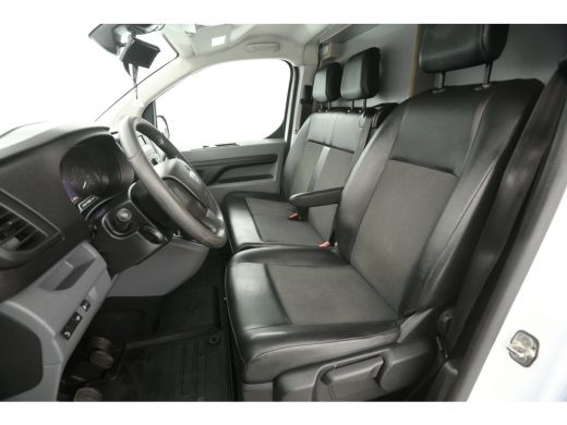 Opel Vivaro 2.0 CDTI L3H1 | Airco | Cruise | 3 Zits | Camera | Trekhaak | Imperiaal | Parkeersens. ActivLease financial lease