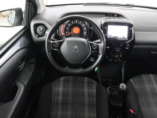 Peugeot 108 1.0 e-VTi Allure | Cruise control | Navigatie | DAB+ | Mirrorlink | Bluetooth | Airco ActivLease financial lease