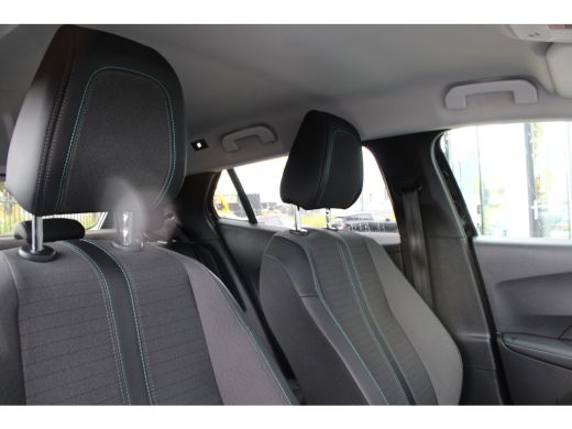 Peugeot 2008 1.2 PureTech Allure Pack | Automaat | Navi by app | Apple carplay | Camera | NL auto | 3D Instrum... ActivLease financial lease