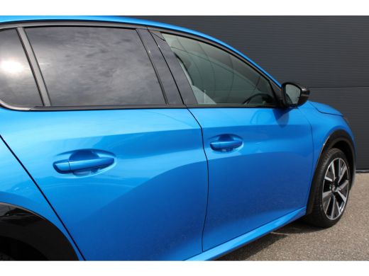 Peugeot 208 1.2 PureTech 130pk GT | Automaat | Navigatie | Camera | Panoramadak | NL auto | 1e Eigenaar | 31... ActivLease financial lease