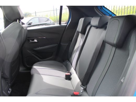 Peugeot 208 1.2 PureTech 130pk GT | Automaat | Navigatie | Camera | Panoramadak | NL auto | 1e Eigenaar | 31... ActivLease financial lease