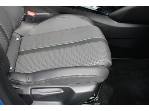 Peugeot 208 1.2 PureTech 130pk GT | Automaat | Navigatie | Camera | Panoramadak | NL auto | 1e Eigenaar | 31... ActivLease financial lease