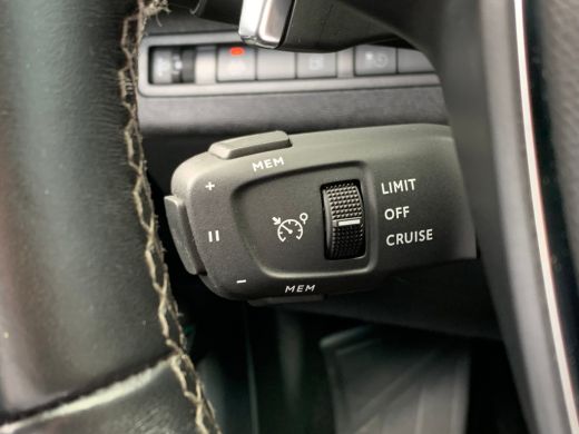 Peugeot 3008 1.6 HYbrid 225 Allure Pack Business Airco | Camera | Cruise Adaptief | DAB | Keyless | LED | LMV ... ActivLease financial lease