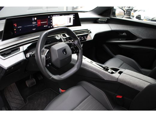 Peugeot 5008 1.2 Hybrid 136 Allure | Automaat | Navigatie | Camera | Adaptieve cruise control | Apple carplay | ActivLease financial lease