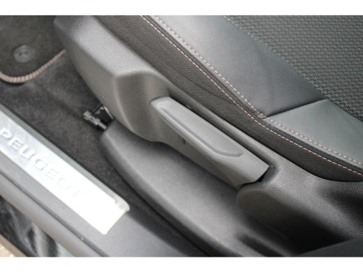 Peugeot 5008 SUV 1.2 PureTech 130pk EAT8 GT 7p | Automaat | Navigatie | Camera | Black Pack | Stoelverwarming ... ActivLease financial lease