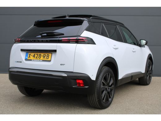 Peugeot e-2008 EV GT 54 kWh | Navigatie | Panorama/schuifdak | Fase 3 laden | SOH 95% | Camera voor + achter | 1... ActivLease financial lease