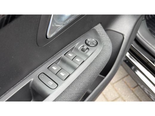 Peugeot e-208 Business | Elektrische parkeerrem | Elektrische parkeerrem | Extra getinte achterste zijruiten en... ActivLease financial lease