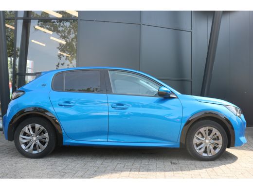 Peugeot e-208 EV Allure Pack 50 kWh | Camera | Cruise | DAB | LED | PDC Achter | ActivLease financial lease