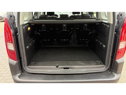 Peugeot e-Rifter Rifter EV 50KWH 136PK L1 ALLURE / NAVI / AIRCO / LED / PDC / CAMERA / WINTERPAKKET / UNIEK !! ActivLease financial lease