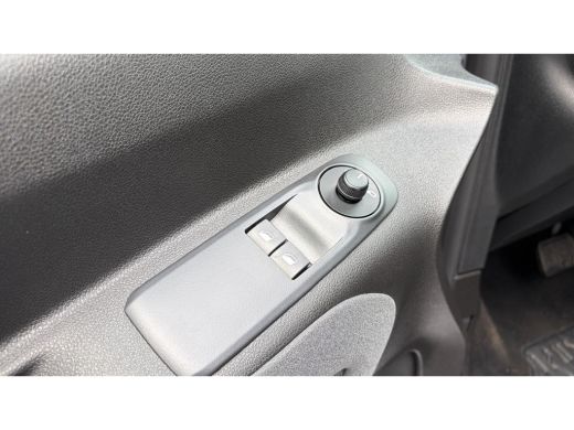 Peugeot e-Rifter Rifter EV 50KWH 136PK L1 ALLURE / NAVI / AIRCO / LED / PDC / CAMERA / WINTERPAKKET / UNIEK !! ActivLease financial lease