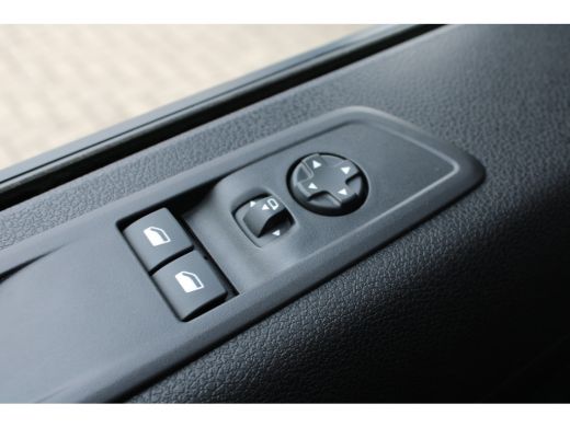 Peugeot Expert 75 kWh | 9 PERSOONS | 8 JAAR GARANTIE | CAMERA | NAVI | DRAADLOOS CARPLAY | ActivLease financial lease