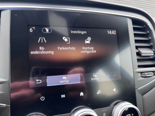 Renault Megane E-Tech Estate 1.6 E-Tech 160pk Plug-In Hybrid/Virtual/Trekhaak/Carplay/LED/Camera/1e Eig. ActivLease financial lease