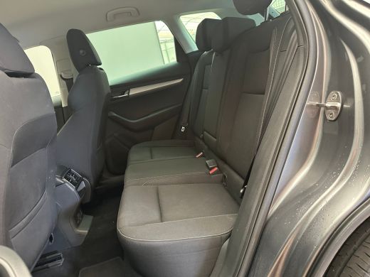 Skoda Karoq 1.5 TSI ACT Business Edition 1500KG Trekgewicht! | Camera | Parkeersensoren Voor + Achter | Carpl... ActivLease financial lease