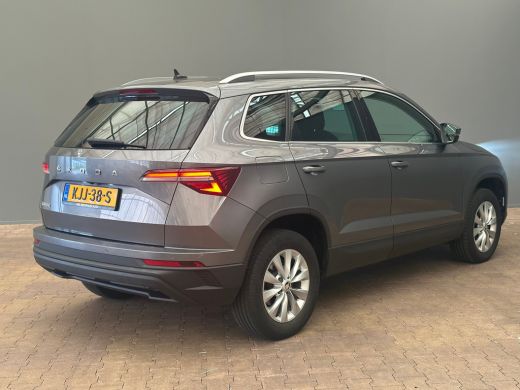 Skoda Karoq 1.5 TSI ACT Business Edition 1500KG Trekgewicht! | Camera | Parkeersensoren Voor + Achter | Carpl... ActivLease financial lease