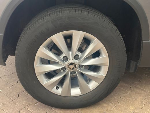 Skoda Karoq 1.5 TSI ACT Business Edition 1500KG Trekgewicht! | Camera | Parkeersensoren Voor + Achter | Carpl... ActivLease financial lease