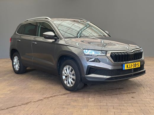 Skoda Karoq 1.5 TSI ACT Business Edition 1500KG Trekgewicht! | Camera | Parkeersensoren Voor + Achter | Carpl... ActivLease financial lease