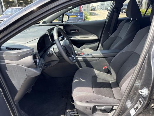 Toyota C-HR 2.0 Plug-in Hybrid 220 Dynamic ActivLease financial lease