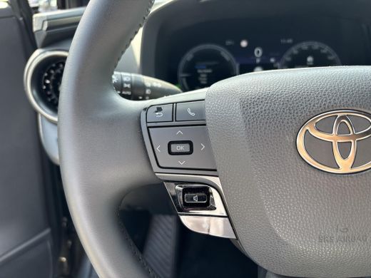 Toyota C-HR 2.0 Plug-in Hybrid 220 Dynamic ActivLease financial lease