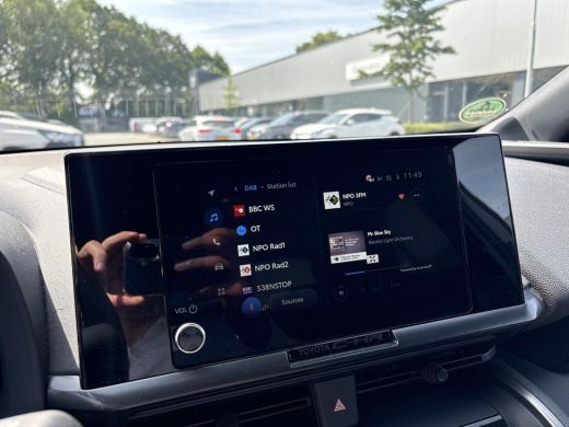 Toyota C-HR 2.0 Plug-in Hybrid 220 Dynamic ActivLease financial lease