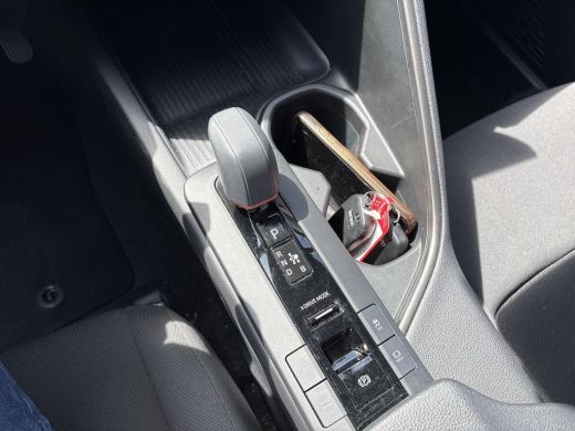 Toyota C-HR 2.0 Plug-in Hybrid 220 Dynamic ActivLease financial lease