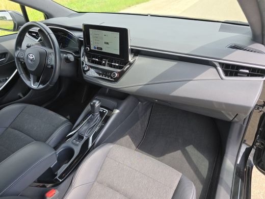 Toyota Corolla 1.8 Hybrid - Euro 6 - 122 Pk - Navi - ParkeerCamera - Climate Control ActivLease financial lease