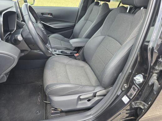 Toyota Corolla 1.8 Hybrid - Euro 6 - 122 Pk - Navi - ParkeerCamera - Climate Control ActivLease financial lease