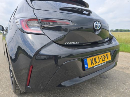 Toyota Corolla 1.8 Hybrid - Euro 6 - 122 Pk - Navi - ParkeerCamera - Climate Control ActivLease financial lease