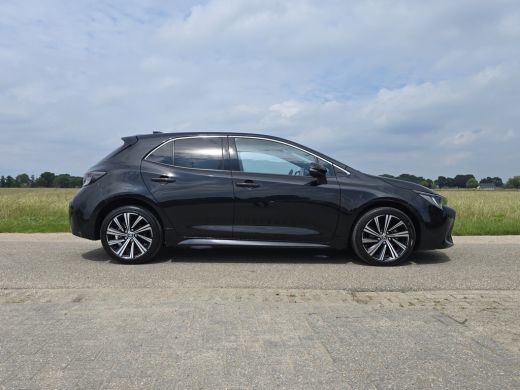 Toyota Corolla 1.8 Hybrid - Euro 6 - 122 Pk - Navi - ParkeerCamera - Climate Control ActivLease financial lease