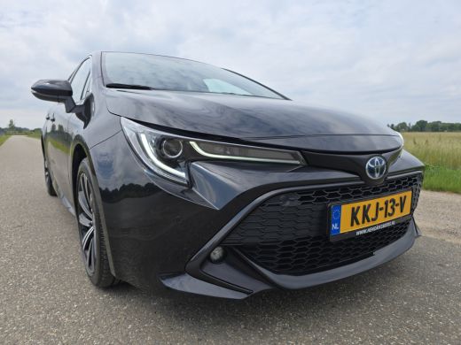 Toyota Corolla 1.8 Hybrid - Euro 6 - 122 Pk - Navi - ParkeerCamera - Climate Control ActivLease financial lease