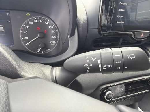Toyota Yaris 1.5 Hybrid 115 Comfort ActivLease financial lease