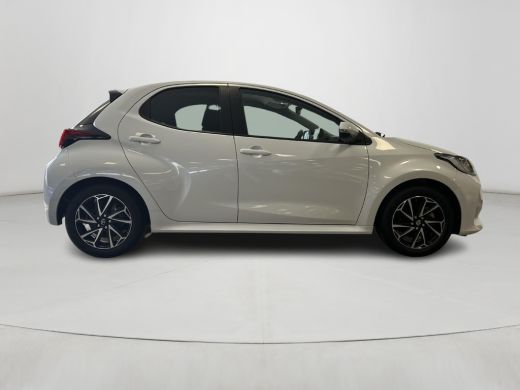 Toyota Yaris 1.5 Hybrid Dynamic (Carplay Navigatie - Adaptive cruise) ActivLease financial lease