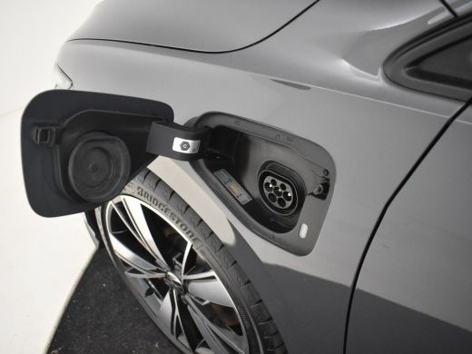 Volkswagen Golf 1.4 eHybrid GTE 245PK DSG/AUTO | Navigatie | App connect | Stoel/stuurverwarming | SOH 97% | DAB ... ActivLease financial lease