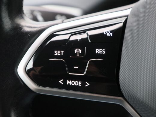 Volkswagen ID.4 First 77 kWh 204 Pk | Stoel/Stuurverwarming | Camera | Half Leer | CarPlay | Adaptive cruise | 20... ActivLease financial lease