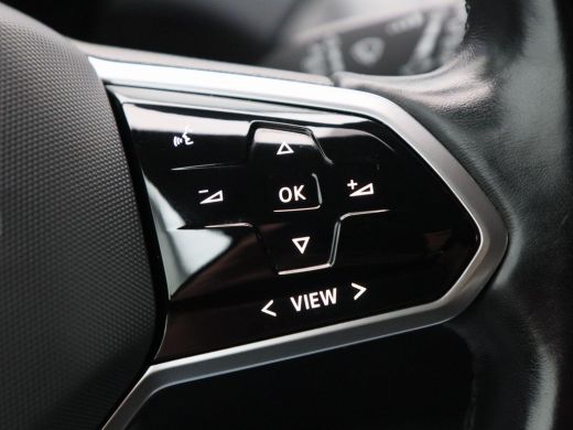 Volkswagen ID.4 First 77 kWh 204 Pk | Stoel/Stuurverwarming | Camera | Half Leer | CarPlay | Adaptive cruise | 20... ActivLease financial lease