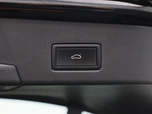 Volkswagen ID.4 Pro 77 kWh 204 Pk | Stoel/Stuurverwarming | 360 Camera | Trekhaak | Adaptive Cruise | CarPlay | 1... ActivLease financial lease