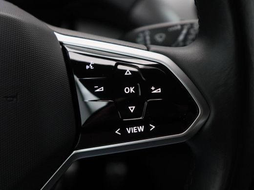 Volkswagen ID.4 Pro 77 kWh 204 Pk | Stoel/Stuurverwarming | 360 Camera | Trekhaak | Adaptive Cruise | CarPlay | 1... ActivLease financial lease