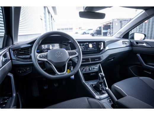 Volkswagen Polo Life Edition | Achteruitrijcamera (Rear View) | Parkeersensoren voor en achter (Park Distance Con... ActivLease financial lease
