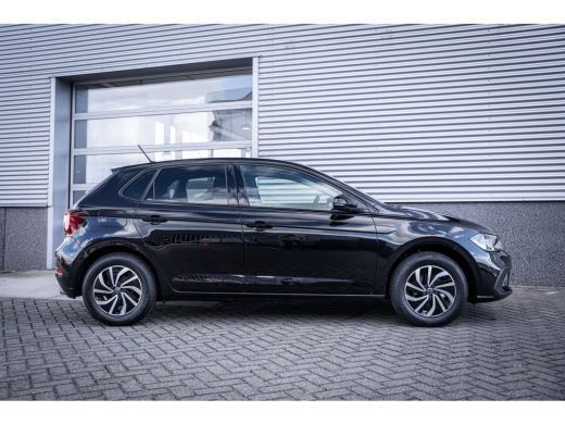 Volkswagen Polo Life Edition | Achteruitrijcamera (Rear View) | Parkeersensoren voor en achter (Park Distance Con... ActivLease financial lease