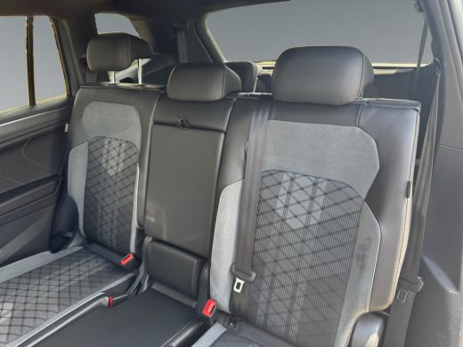 Volkswagen Tiguan Allspace 1.5 150pk TSI R-Line Business+ 7p. Panoramaschuif-kanteldak | Navigatie 'Discover Pro | Winter Pa... ActivLease financial lease