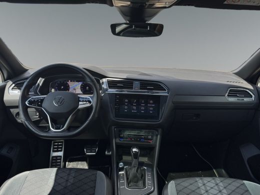 Volkswagen Tiguan Allspace 1.5 150pk TSI R-Line Business+ 7p. Panoramaschuif-kanteldak | Navigatie 'Discover Pro | Winter Pa... ActivLease financial lease
