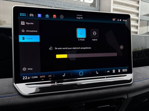 Volkswagen Tiguan R-Line Edition - eHybrid | 'App-Connect' draadloze smartphone integratie | Achteruitrijcamera (Re... ActivLease financial lease