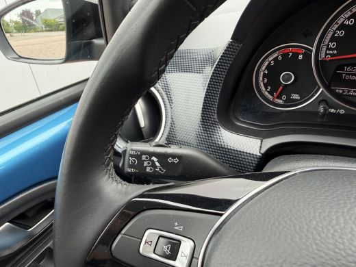 Volkswagen up! 1.0 65pk 5drs. Black Style | Camera | Cruise ActivLease financial lease