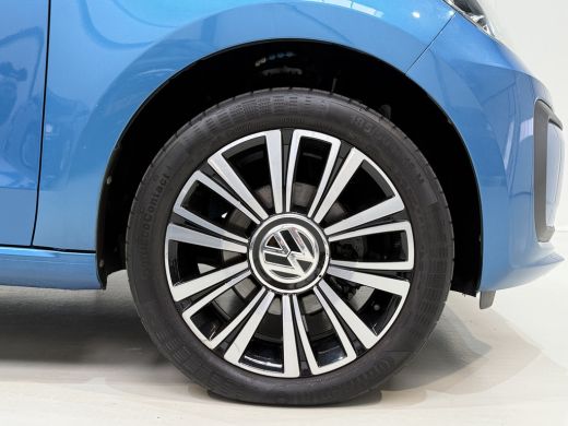 Volkswagen up! 1.0 65pk 5drs. Black Style | Camera | Cruise ActivLease financial lease