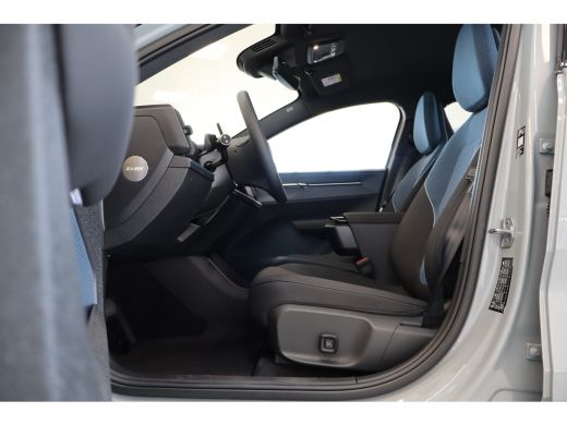 Volvo  EX30 P5 Long Range 272PK Plus Europa | Elec Stoelen | Climate Pack | HK Audio ActivLease financial lease