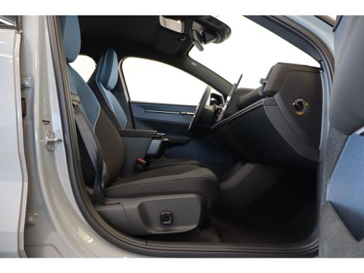 Volvo  EX30 P5 Long Range 272PK Plus Europa | Elec Stoelen | Climate Pack | HK Audio ActivLease financial lease