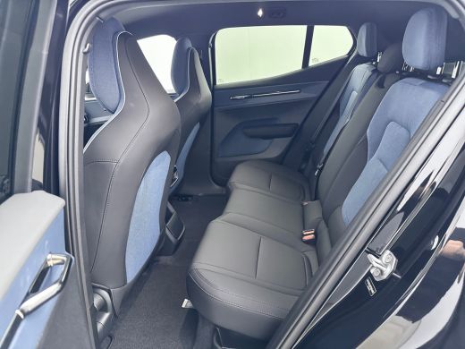 Volvo  EX30 P5 Extended Range Core 69kWh | 18" | Stoel/Stuurverwarming | Warmtepomp | Getint Glas | Adaptieve... ActivLease financial lease